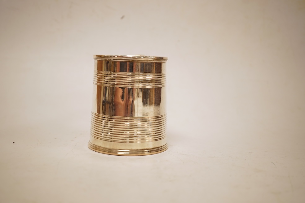 A William IV reeded silver christening mug, William Knight II, London, 1834, height 81mm, 4.7oz.